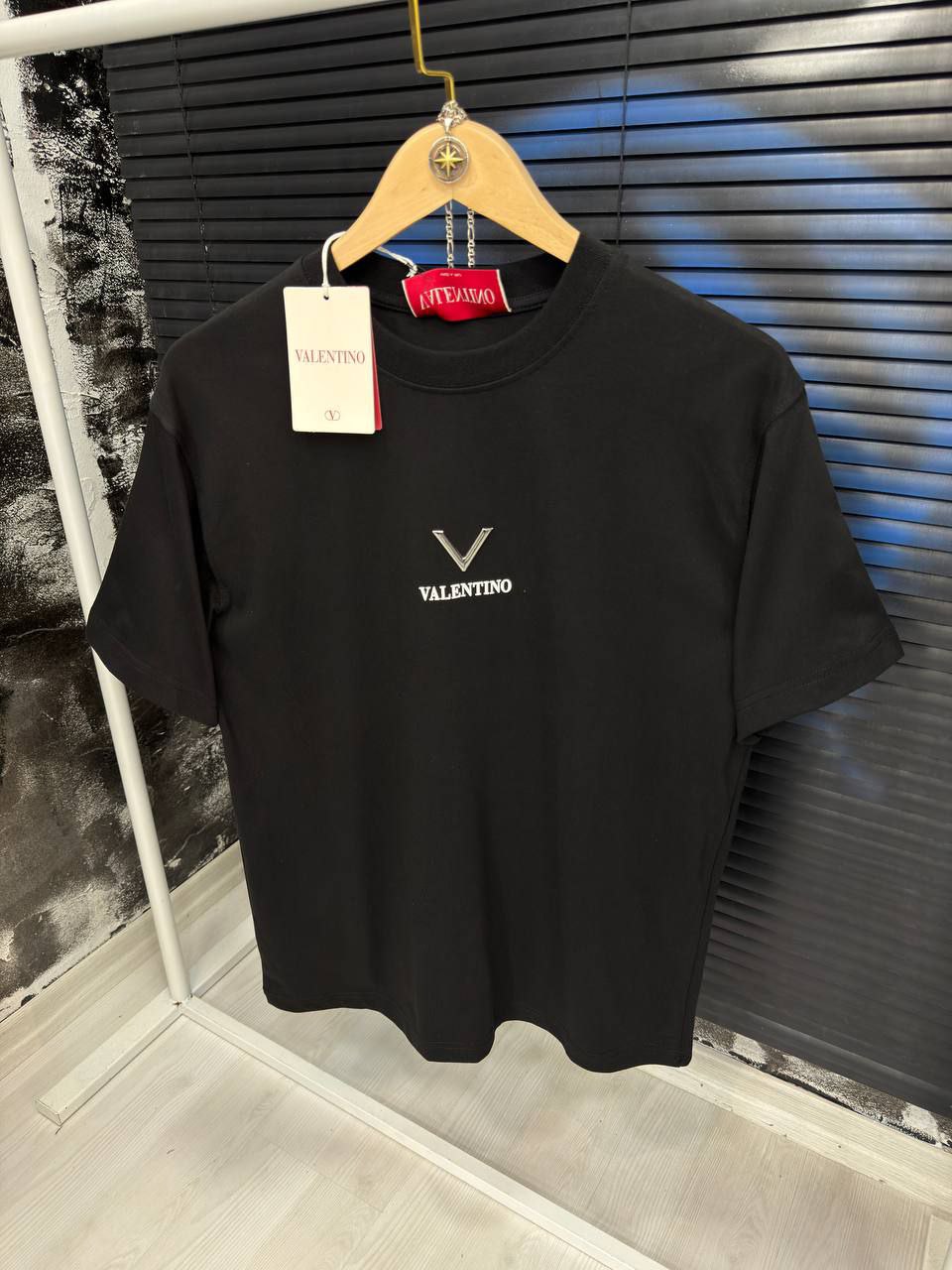 Мъжка тениска VLTN